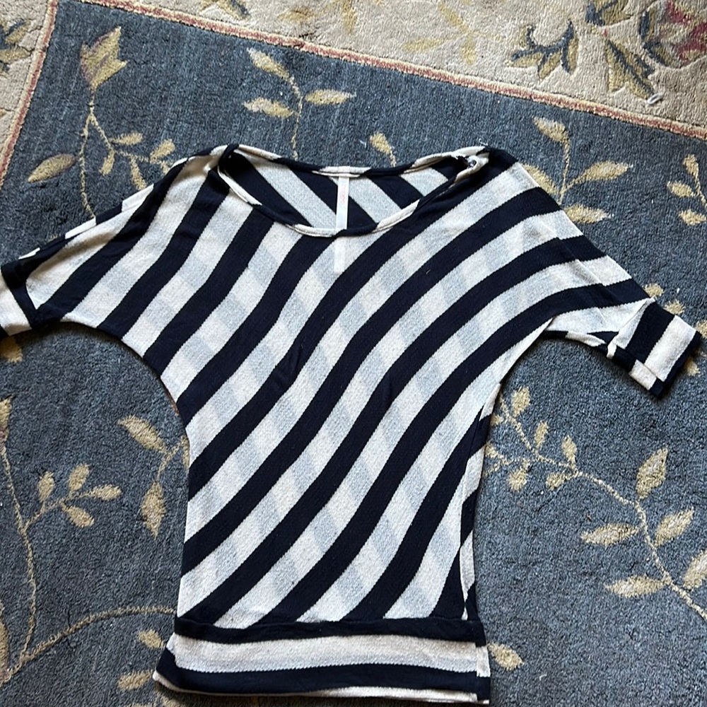 ReneeC. Sheer 3/4 Dolman Sleeve Sweater in Navy and Cream Strips